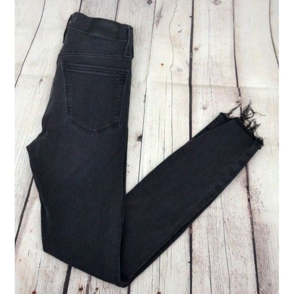 MADEWELL Women's 9" Mid Rise Skinny Jeans SIZE 24 Black Wash Raw Hem - Picture 2 of 9